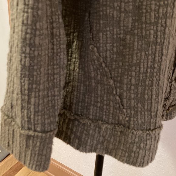 Vince Camuto Textured Cardigan Women's Size Large Chunky Olive Button Up Two By - Picture 4 of 6